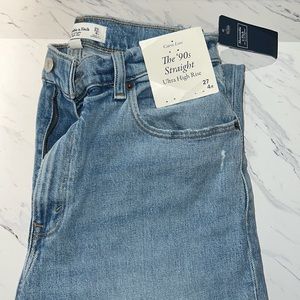 Abercrombie 90’s Straight Ultra High Rise Jeans